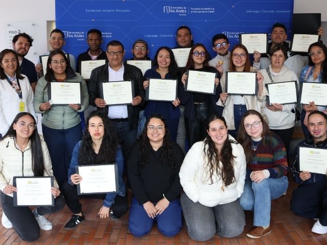Trabajo en equipo y comunicación asertiva: claves para una atención en salud más humana Trabajo en equipo y comunicación asertiva: claves para una atención en salud más humana