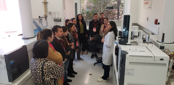 Visita de la Cámara de Comercio, Clúster Farma en uno de los Laboratorios de Uniandes