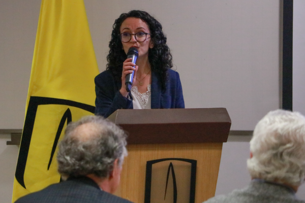 Josefina Matambio dando sus palabras en el evento de lanzamiento del libro Preservación de la Fertilidad